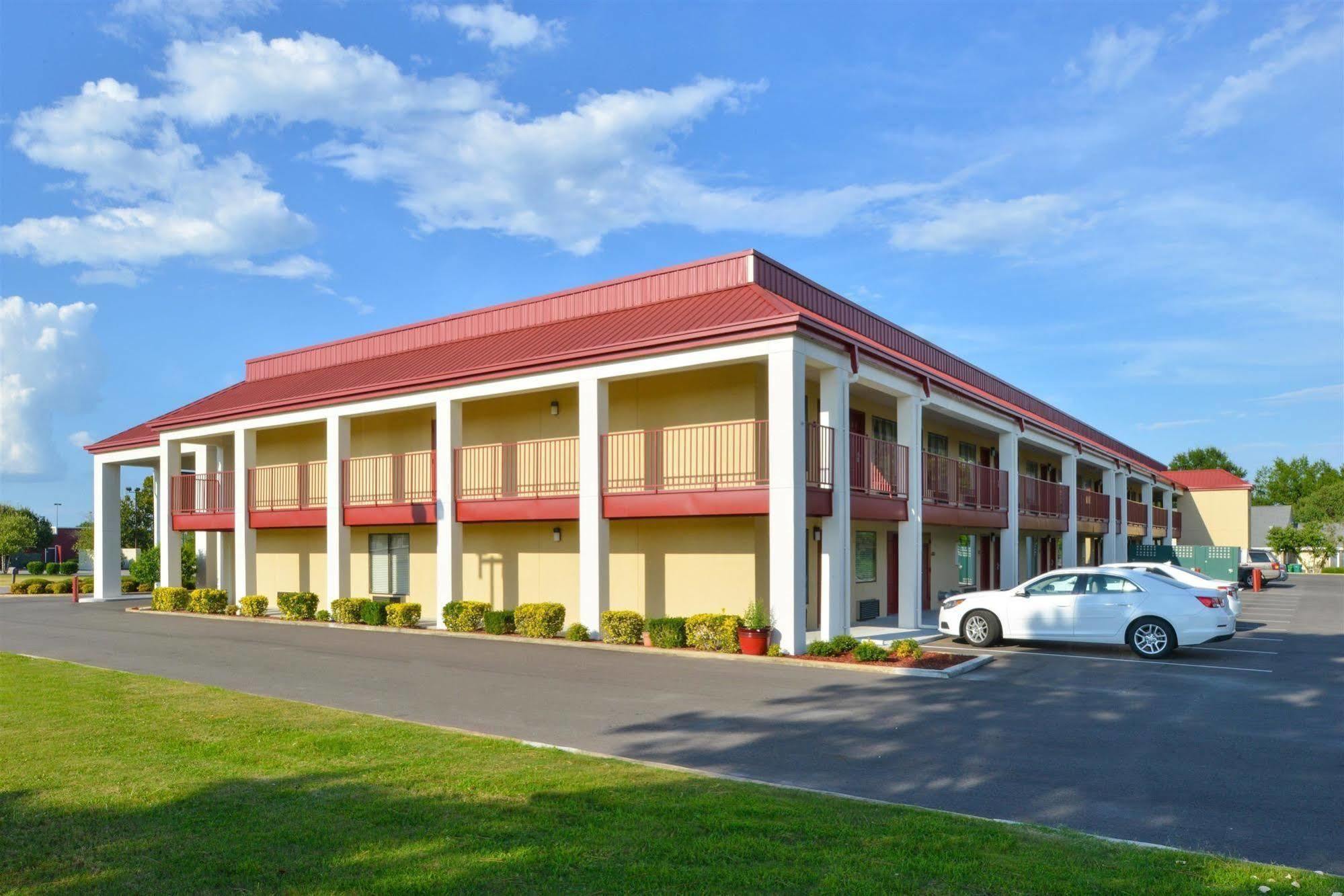 Americas Best Value Inn Tupelo Barnes Crossing Dış mekan fotoğraf